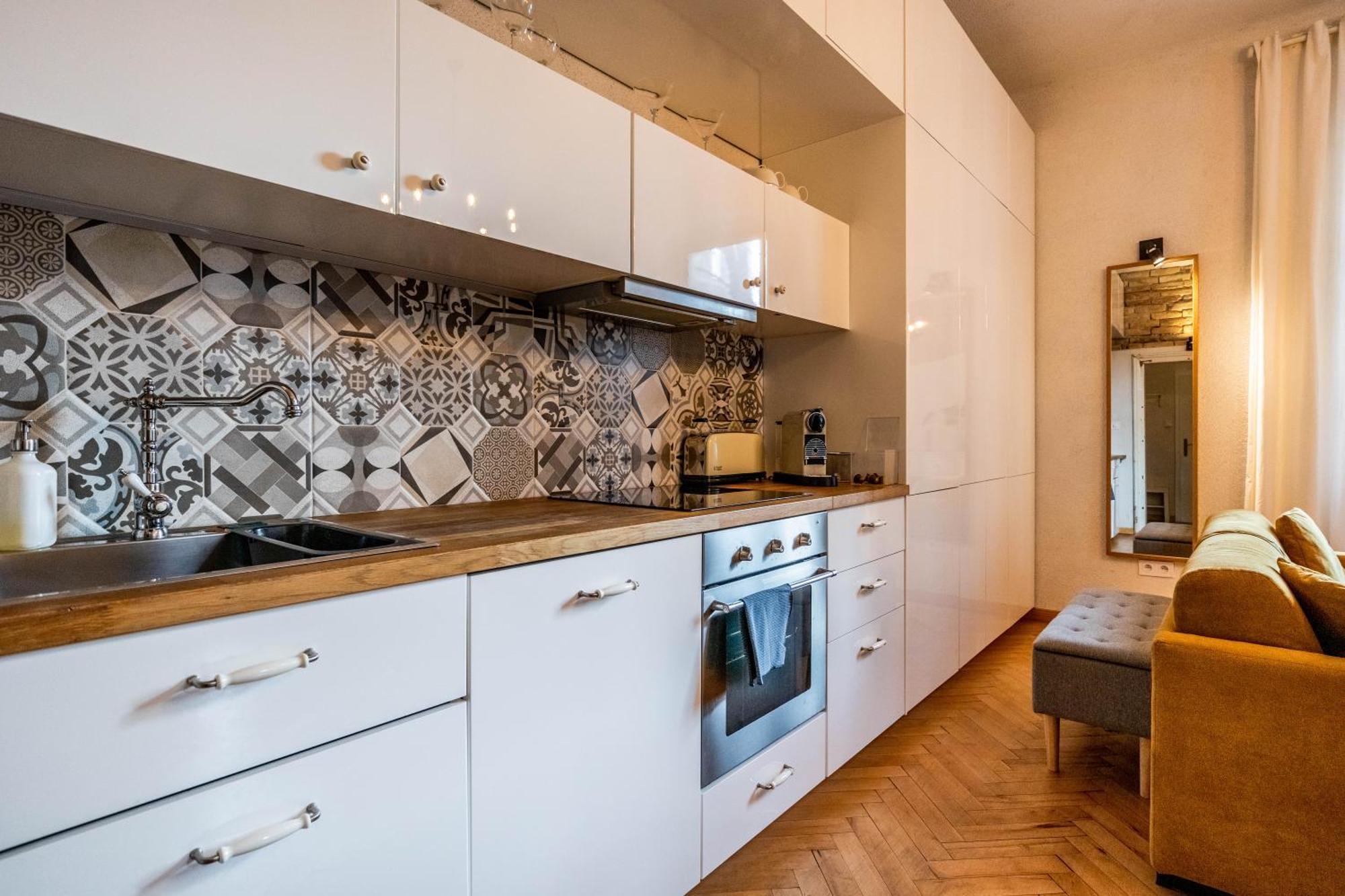 Historical Wine Apartment Bratislava Exterior photo