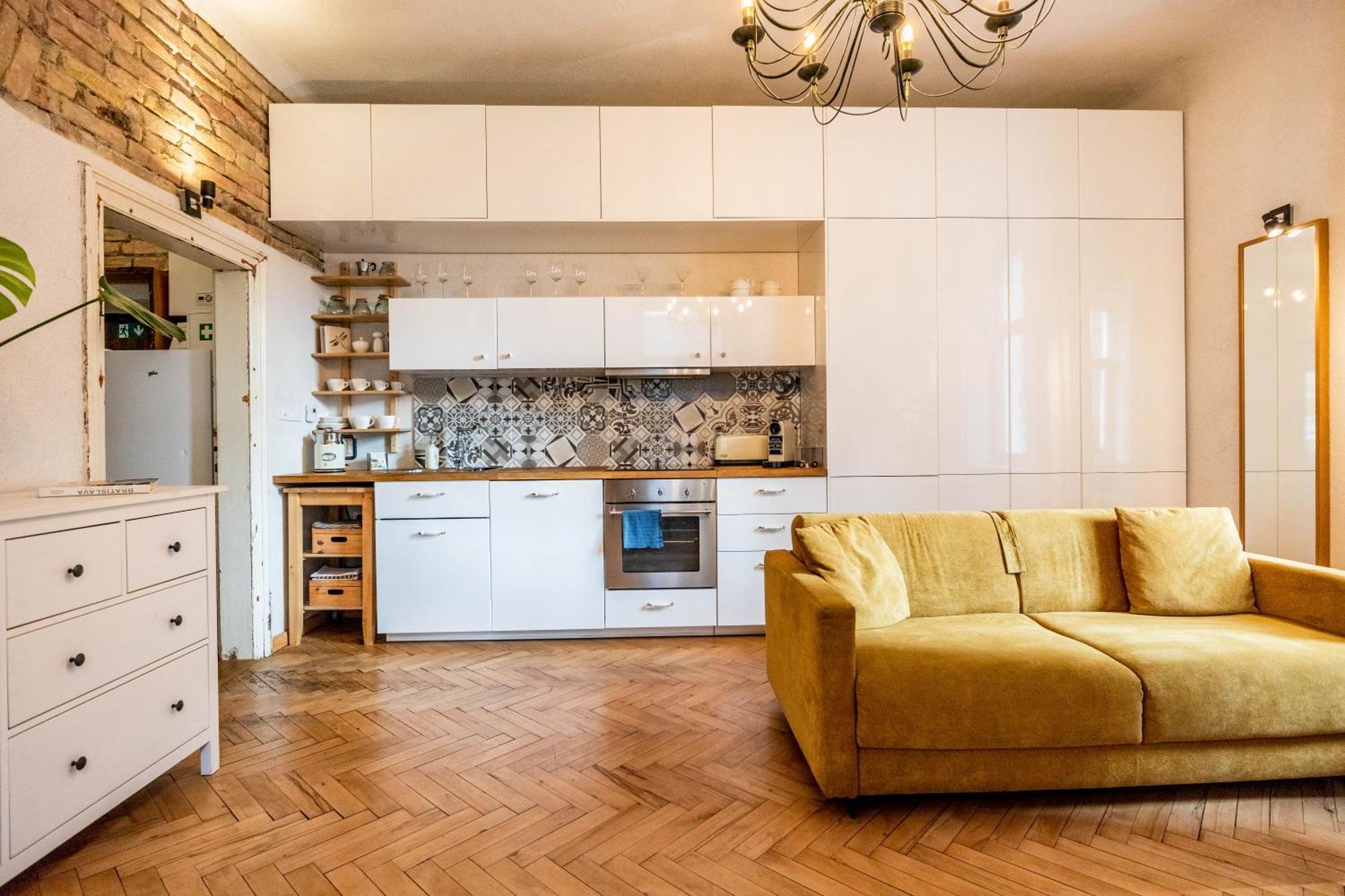 Historical Wine Apartment Bratislava Exterior photo